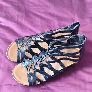 ✨ Hocus Pocus Faith 2 Strappy Sandals - Size 10 ✨
